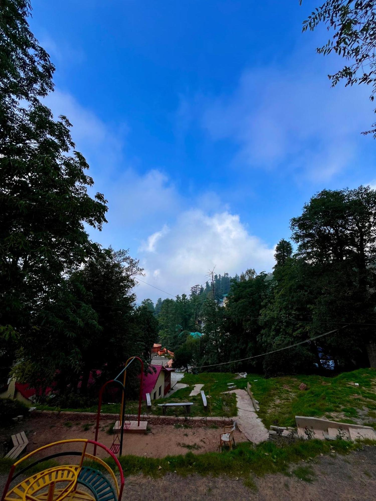 Misty Peaks Resort Murree Exteriör bild