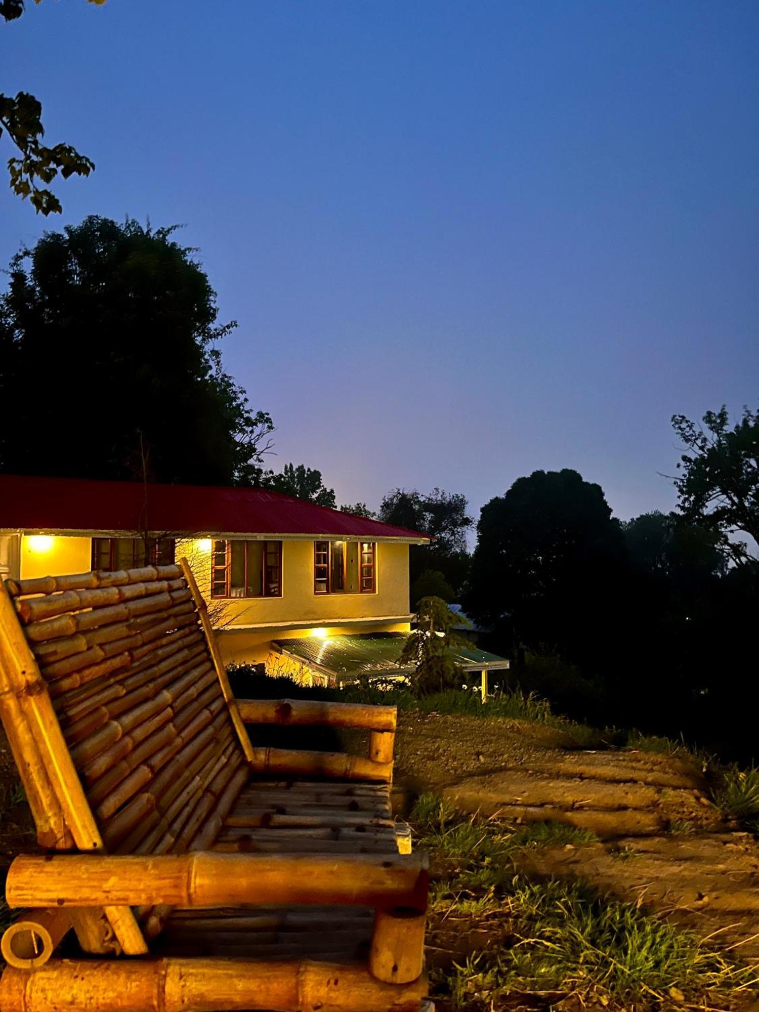 Misty Peaks Resort Murree Exteriör bild