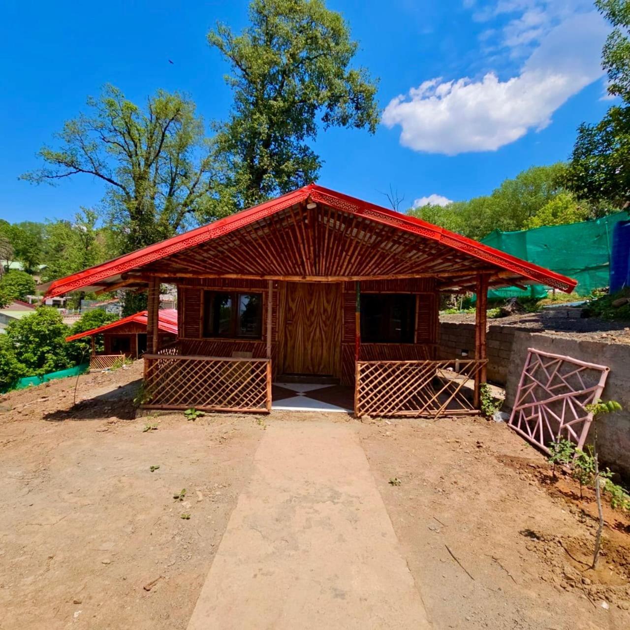 Misty Peaks Resort Murree Exteriör bild