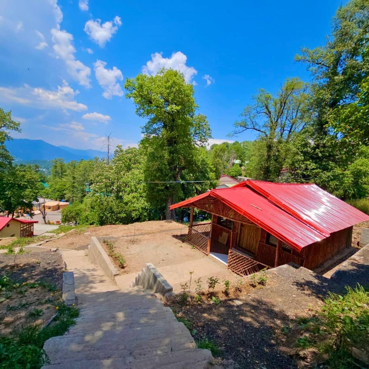 Misty Peaks Resort Murree Exteriör bild